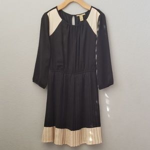 Forever 21 Quarter Sleeve Black Dress